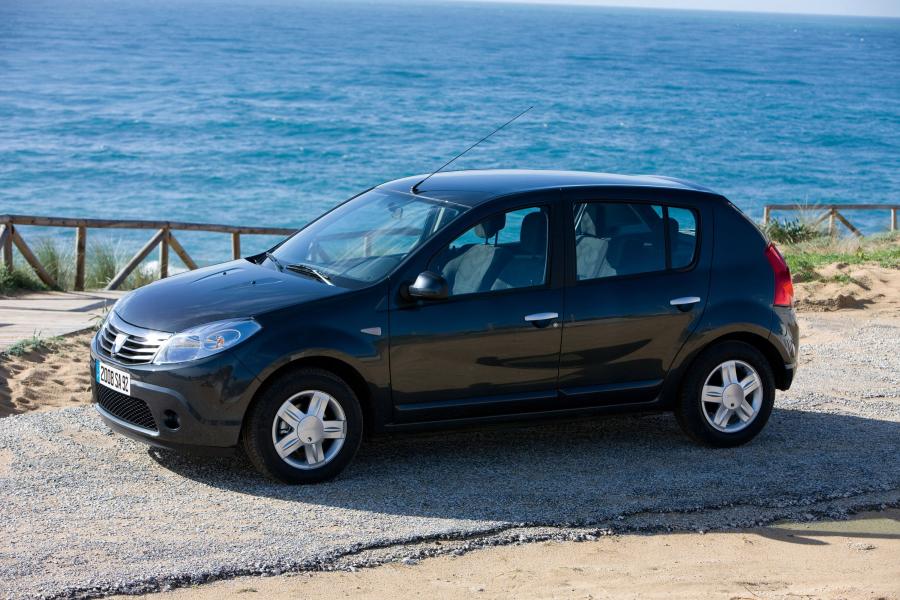  Dacia Sandero 2009 года  (фото 8 из 17)